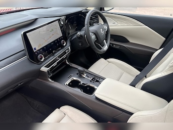 Used Lexus RX 2025 for sale - 76110730: Photo 2