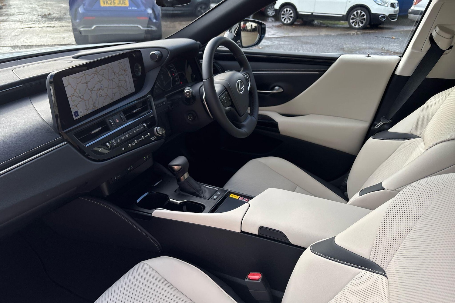 Used Lexus ES 2025 for sale - 76110675: Photo 2