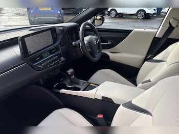 Used Lexus ES 2025 for sale - 76110675: Photo