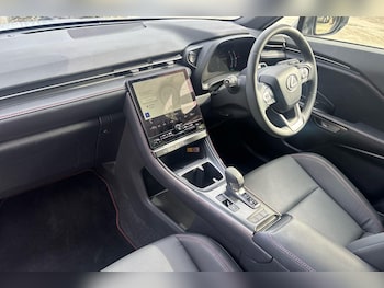 Used Lexus LBX 2024 for sale - 76111426: Photo 2