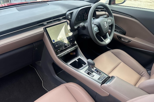 Used Lexus LBX 2025 for sale - 76228894: Photo 2