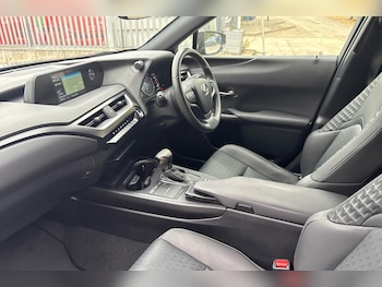 Used Lexus UX 2022 for sale - 76285445: Photo 2