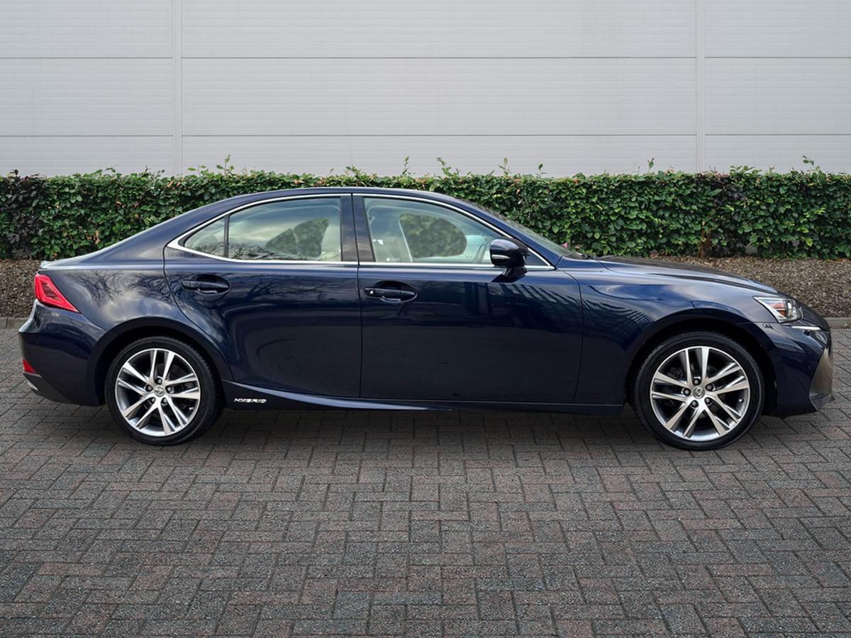 Used Lexus IS 2018 for sale - 76937213: Photo 5