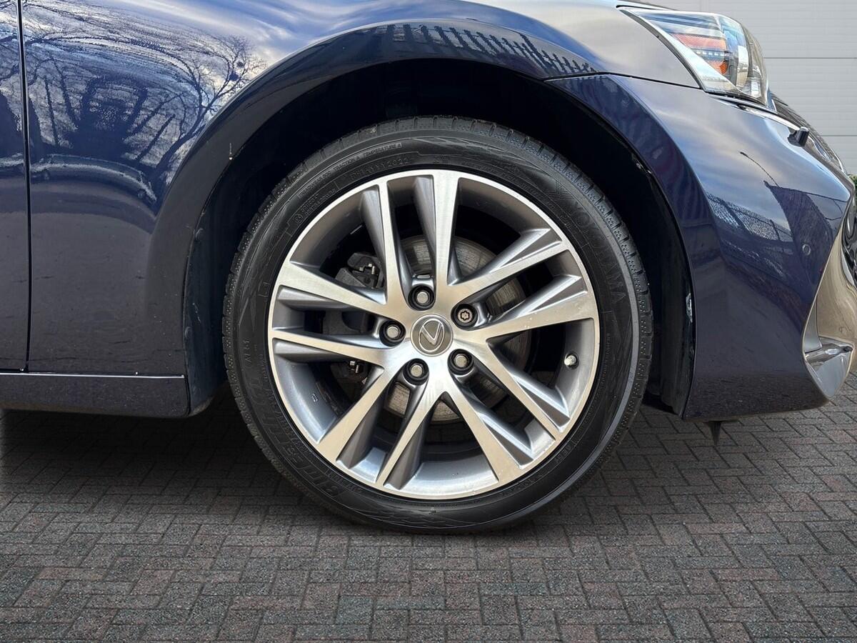 Used Lexus IS 2018 for sale - 76937213: Photo 6