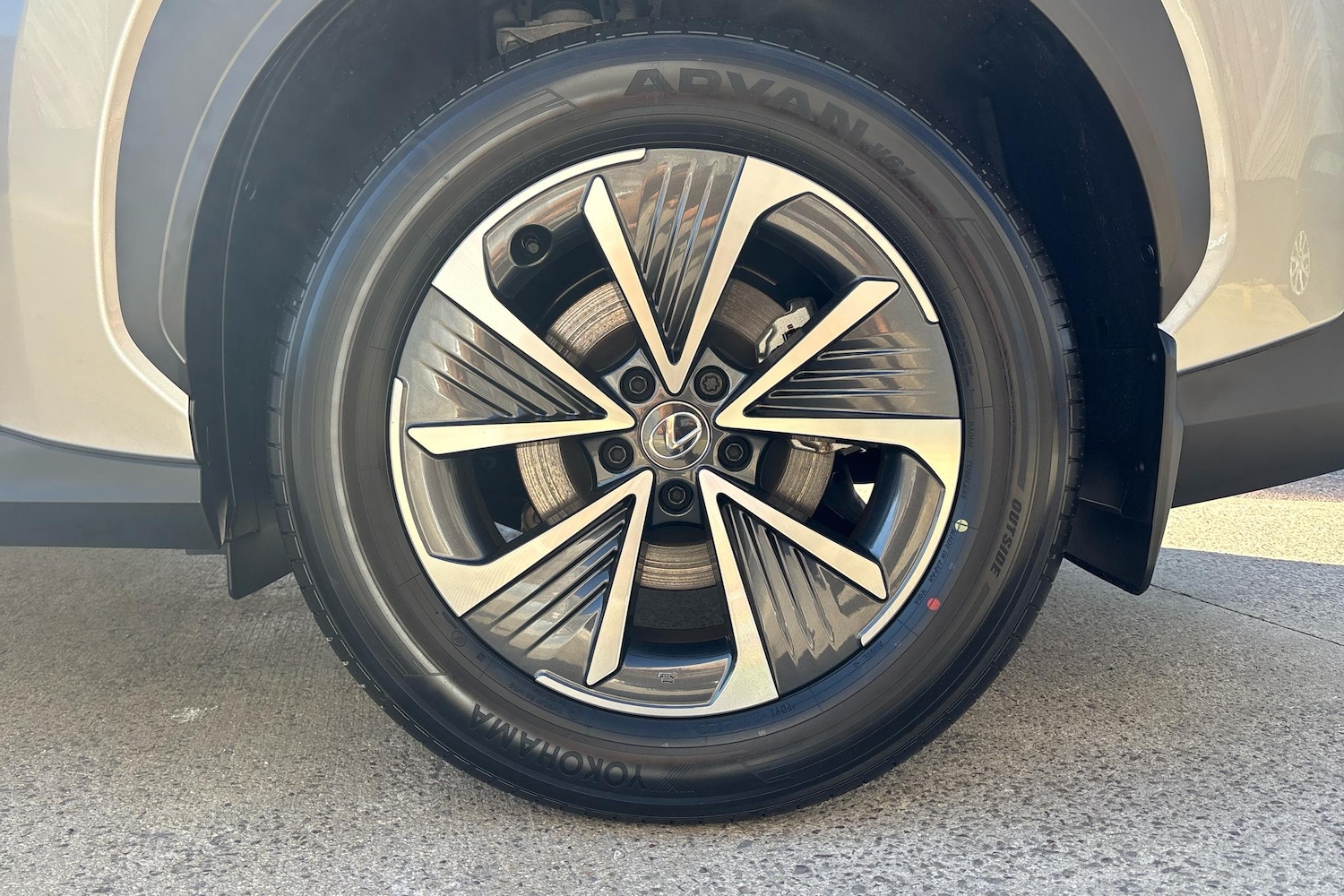 Used Lexus RZ 2025 for sale - 76111111: Photo 5
