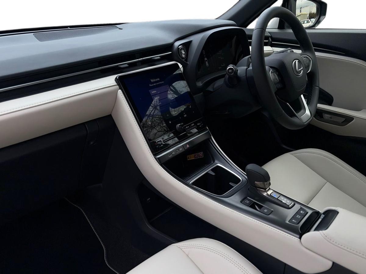 Used Lexus LBX 2025 for sale - 77724877: Photo 7