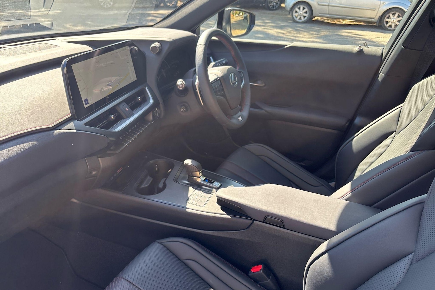 Used Lexus UX 2025 for sale - 77177318: Photo 2