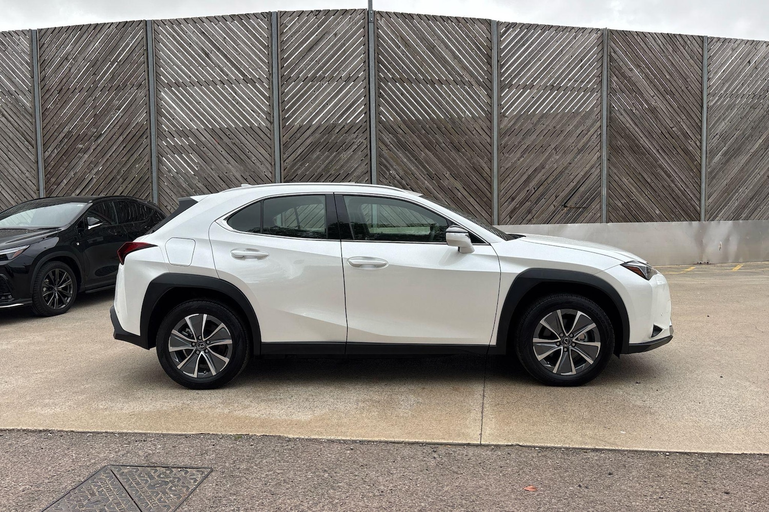 Used Lexus UX 2025 for sale - 77176726: Photo 4
