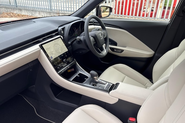 Used Lexus LBX 2025 for sale - 76241293: Photo 2