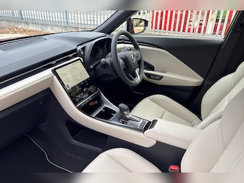 Used Lexus LBX 2025 for sale - 76241293: Photo 2