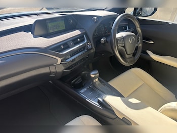 Used Lexus UX 2020 for sale - 75450860: Photo