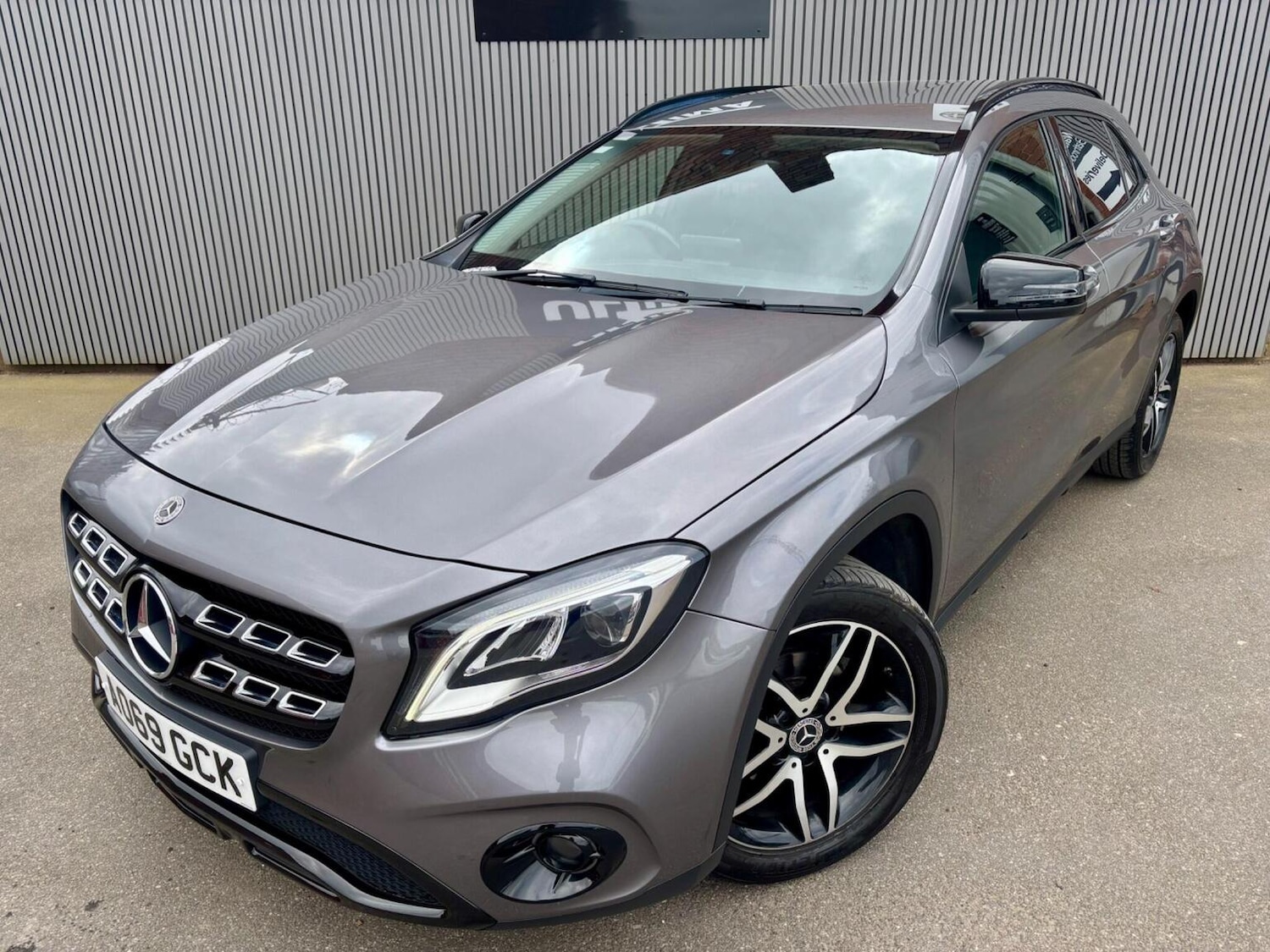 Used Mercedes-Benz GLA 2019 for sale - 78134975: Photo 2