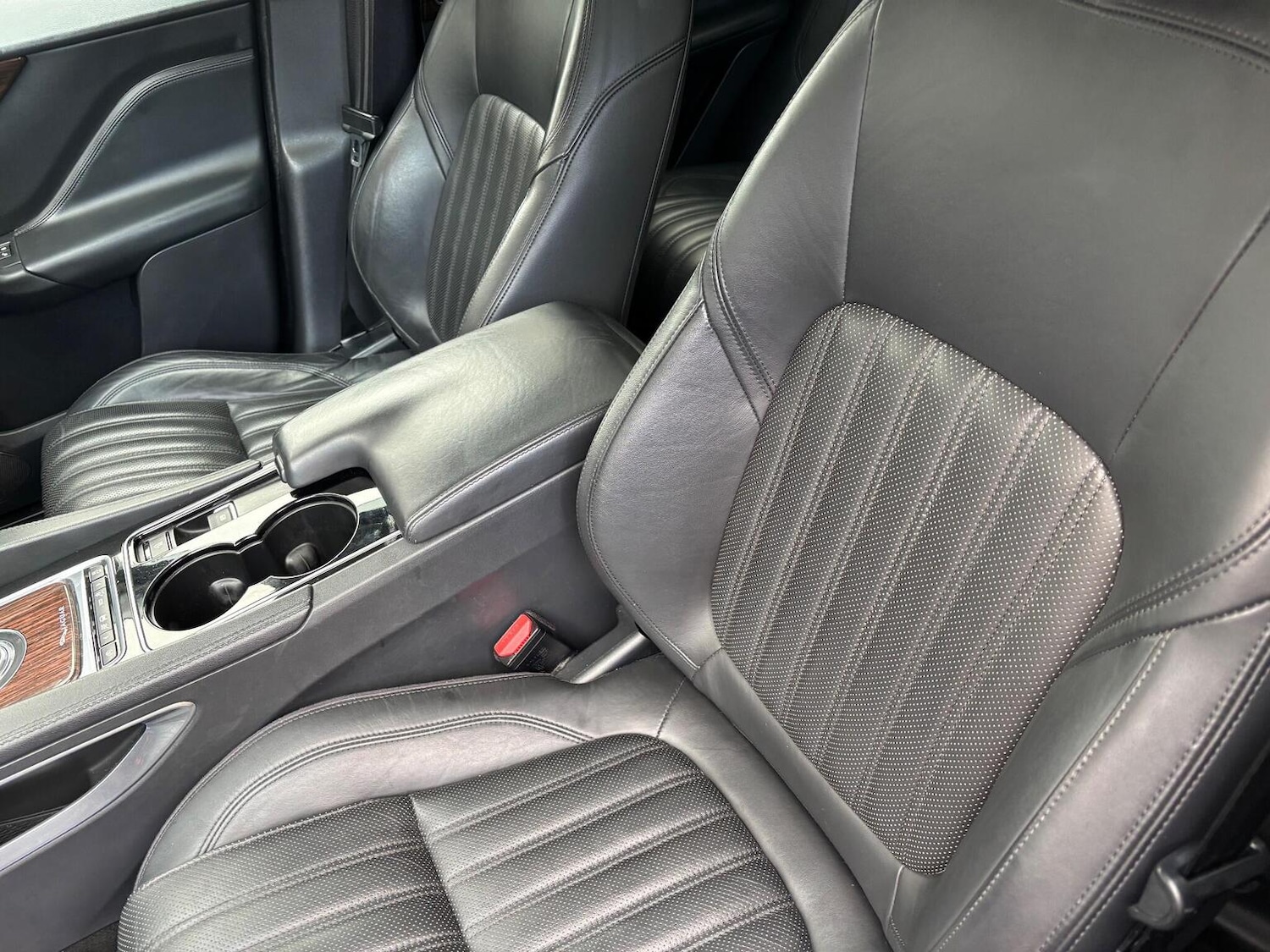 Used Jaguar F-Pace 2016 for sale - 78040316: Photo 25