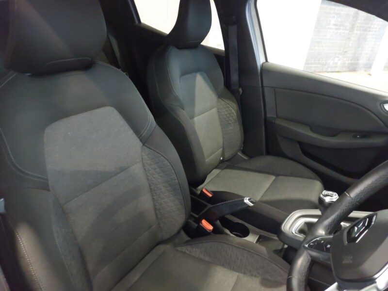 Used Renault Clio 2020 for sale - 77690122: Photo 12