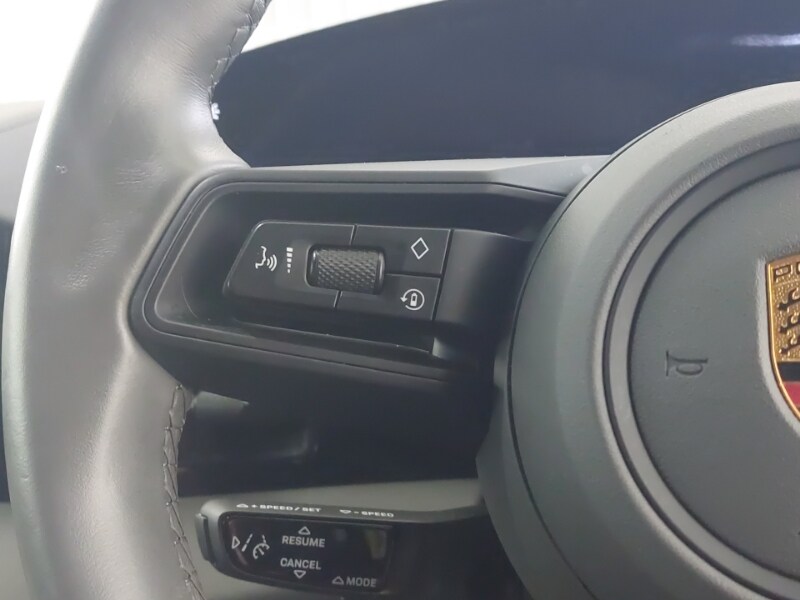 Used Porsche Taycan 2022 for sale - 77750934: Photo 14