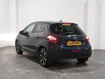 Used Peugeot 208 2018 for sale - 77108296: Photo