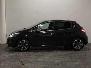 Used Peugeot 208 2018 for sale - 77108296: Photo