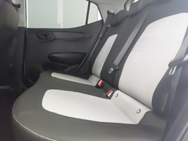 Used Hyundai i10 2021 for sale - 76335864: Photo 6