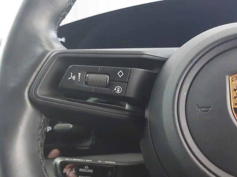 Used Porsche Taycan 2022 for sale - 77847244: Photo 14