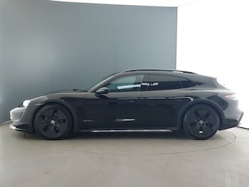 Used Porsche Taycan 2022 for sale - 77847244: Photo