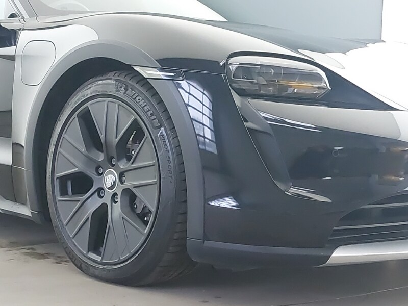 Used Porsche Taycan 2022 for sale - 77847244: Photo 9