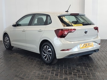 Used Volkswagen Polo 2024 for sale - 79598101: Photo