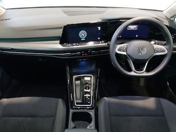 Used Volkswagen Golf 2024 for sale - 76199223: Photo 2