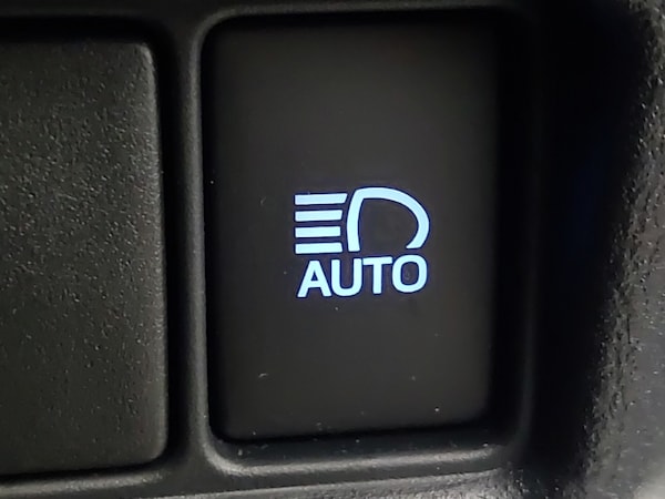 Used Toyota C-HR 2023 for sale - 76199204: Photo 13