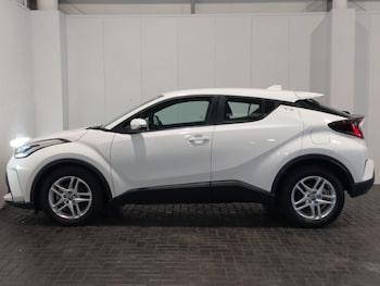 Used Toyota C-HR 2023 for sale - 76199204: Photo 4