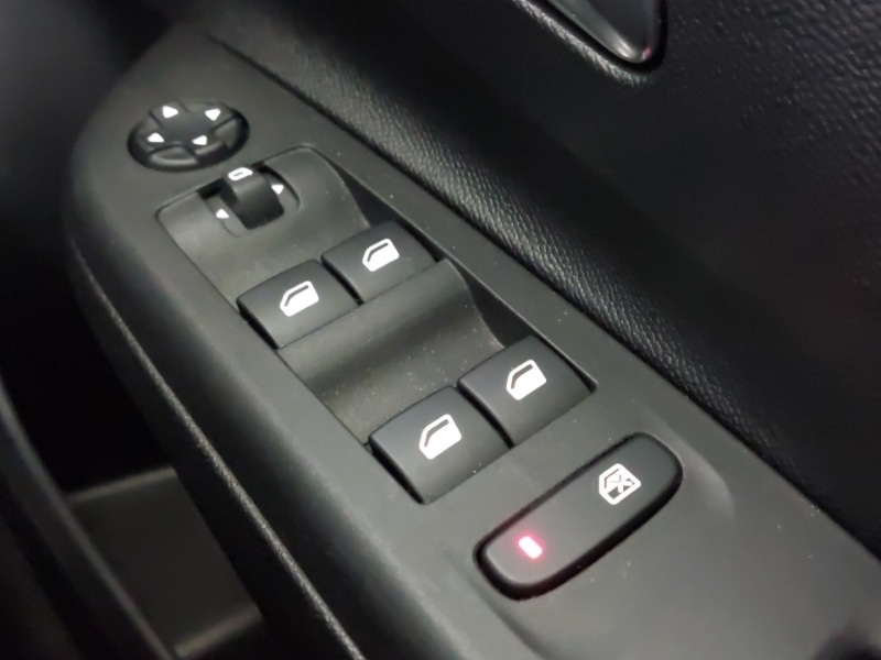 Used Vauxhall Corsa 2023 for sale - 76602395: Photo 18