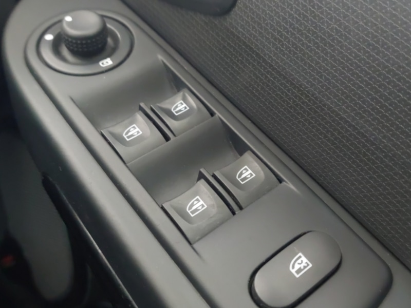 Used Renault Clio 2015 for sale - 78151073: Photo 18