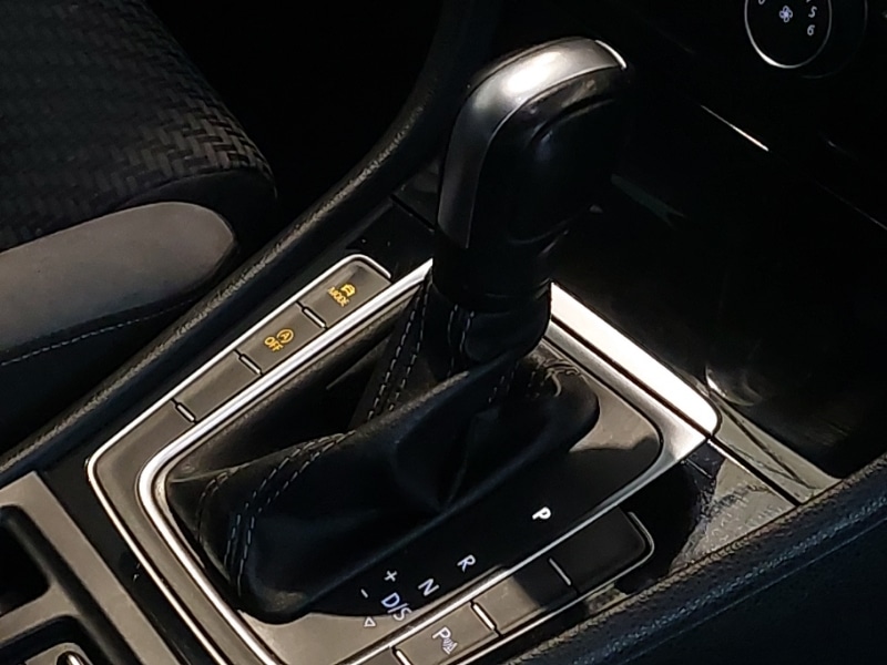 Used Volkswagen Golf 2019 for sale - 76289530: Photo 14