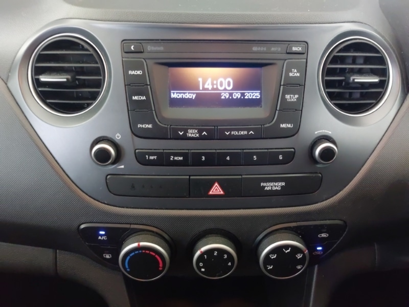 Used Hyundai i10 2017 for sale - 76108312: Photo 10