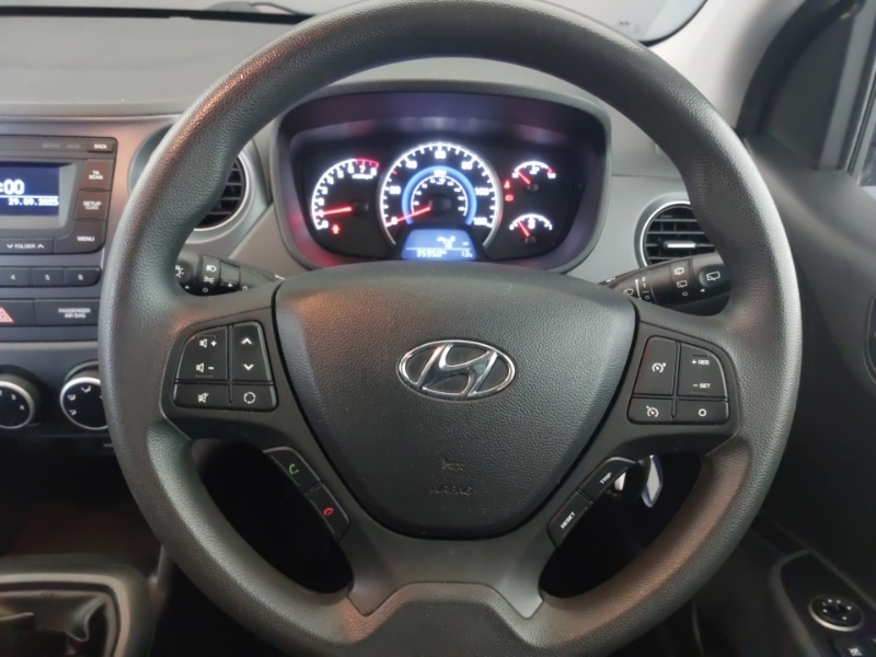 Used Hyundai i10 2017 for sale - 76108312: Photo 11