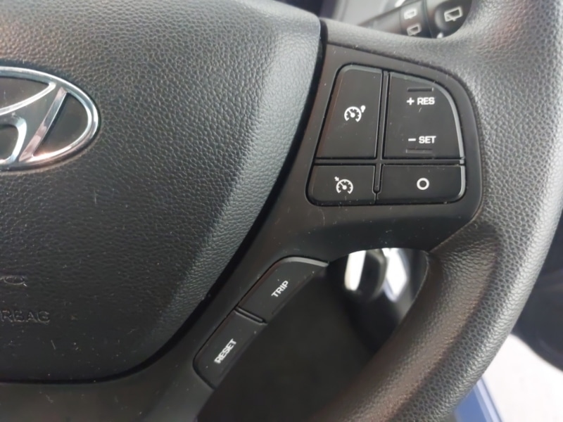 Used Hyundai i10 2017 for sale - 76108312: Photo 13