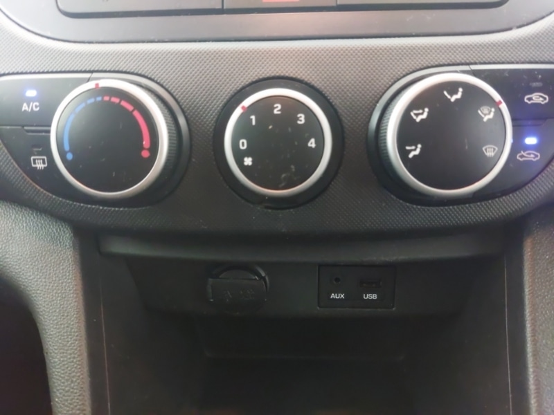 Used Hyundai i10 2017 for sale - 76108312: Photo 15