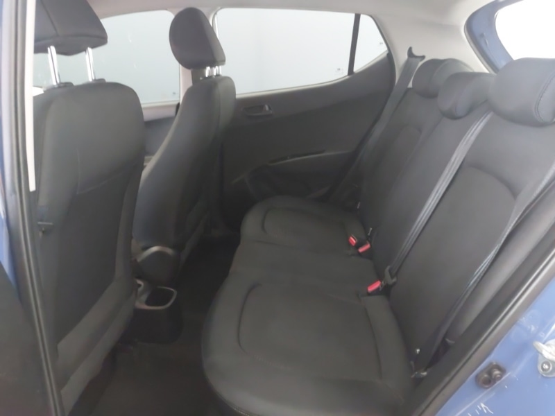 Used Hyundai i10 2017 for sale - 76108312: Photo 6