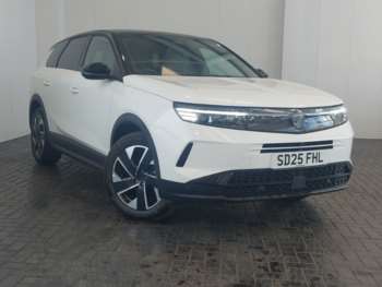 2025 - 1.2 Hybrid [136] Ultimate 5dr e-DCT6 [Pan Roof]