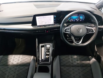 Used Volkswagen Golf 2023 for sale - 76556200: Photo