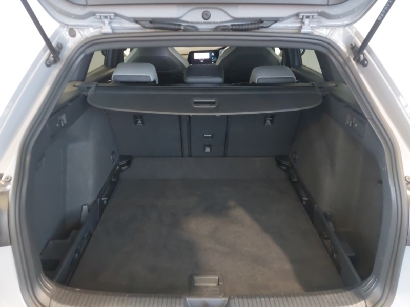 Used Volkswagen Golf 2023 for sale - 76556200: Photo 8