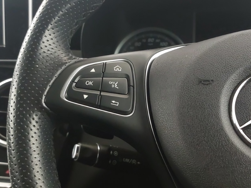 Used Mercedes-Benz GLC 2019 for sale - 77852635: Photo 14