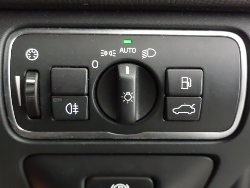 Used Volvo XC60 2015 for sale - 77576825: Photo 18