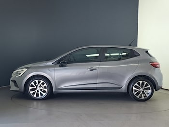 Used Renault Clio 2023 for sale - 79274238: Photo