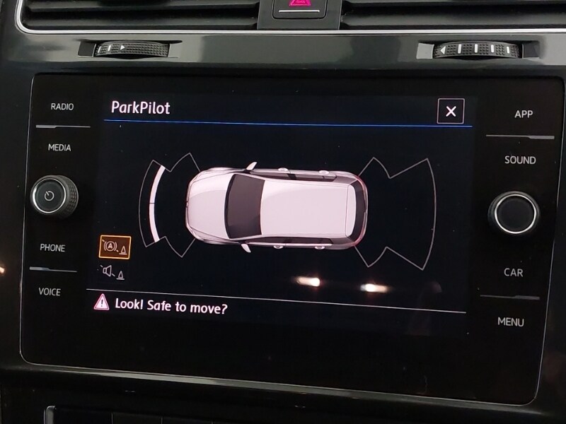 Used Volkswagen Golf 2017 for sale - 77933596: Photo 10