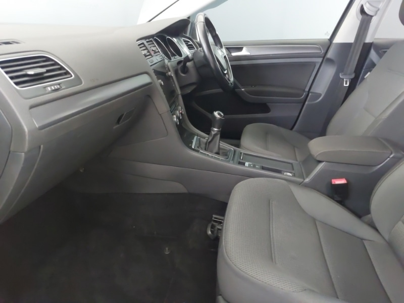 Used Volkswagen Golf 2017 for sale - 77933596: Photo 5