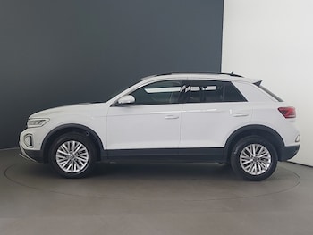 Used Volkswagen T-Roc 2024 for sale - 76120947: Photo