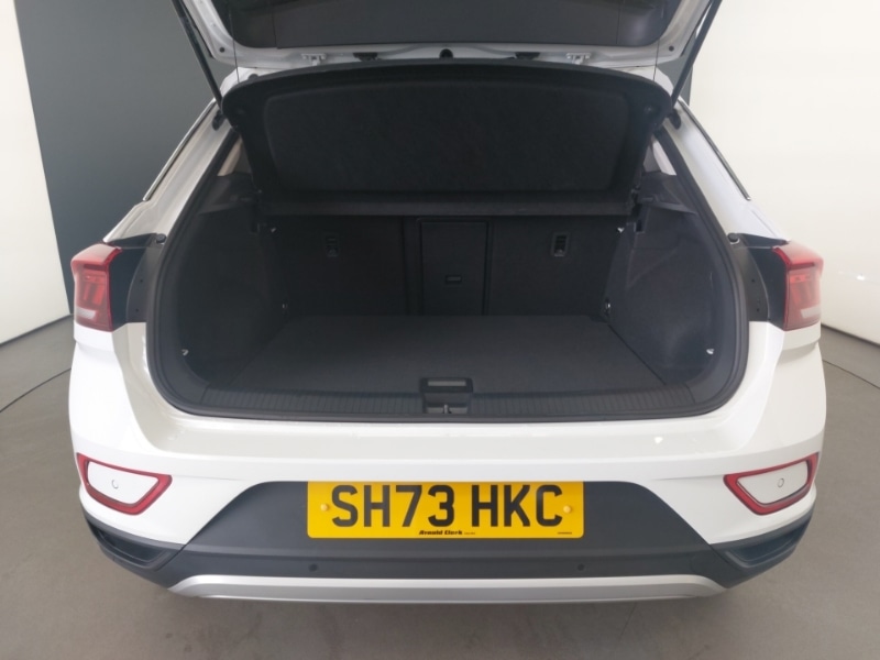Used Volkswagen T-Roc 2024 for sale - 76120947: Photo 8