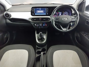 Used Hyundai i10 2021 for sale - 76571506: Photo