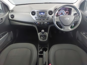 Used Hyundai i10 2019 for sale - 77380066: Photo