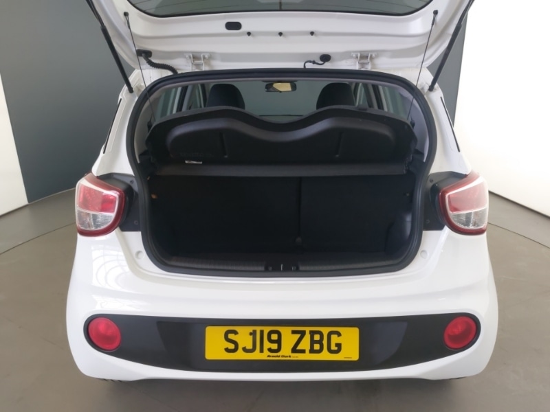 Used Hyundai i10 2019 for sale - 77380066: Photo 8